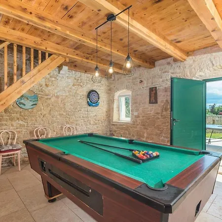 Sandra With Heated Pool *